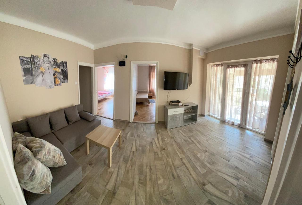 Edina Apartman بالاتوليلّي المظهر الخارجي الصورة