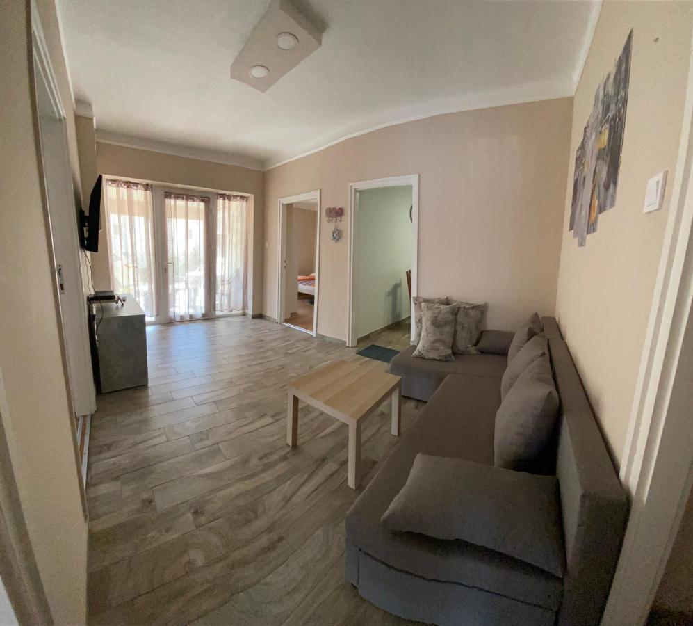 Edina Apartman بالاتوليلّي المظهر الخارجي الصورة