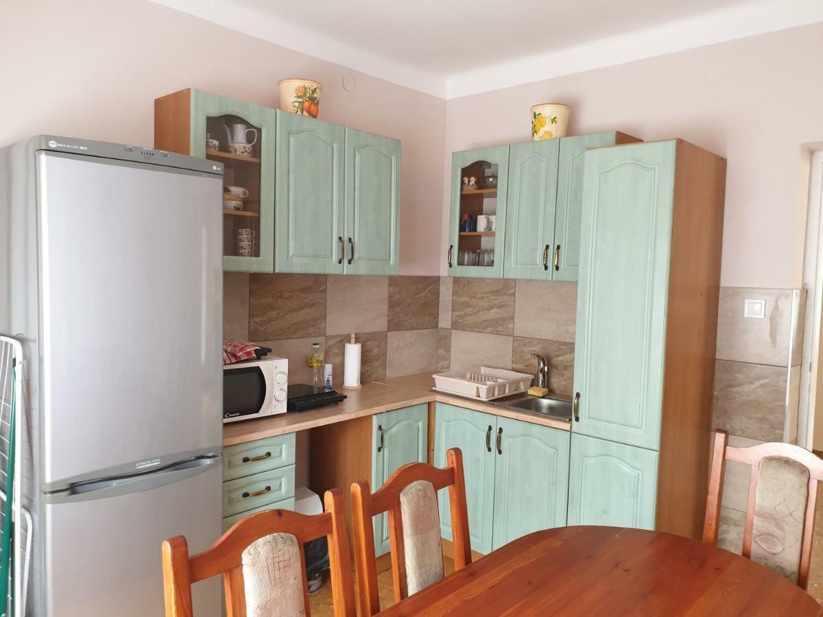 Edina Apartman بالاتوليلّي المظهر الخارجي الصورة